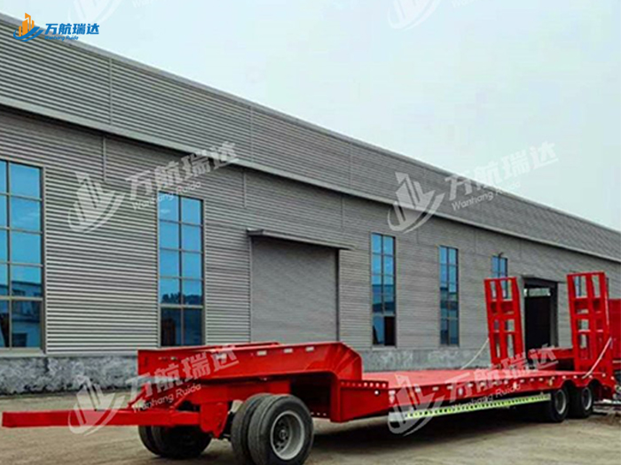 低平板全挂车