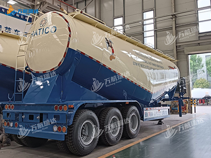 卧式罐粉粒物料运输半挂车