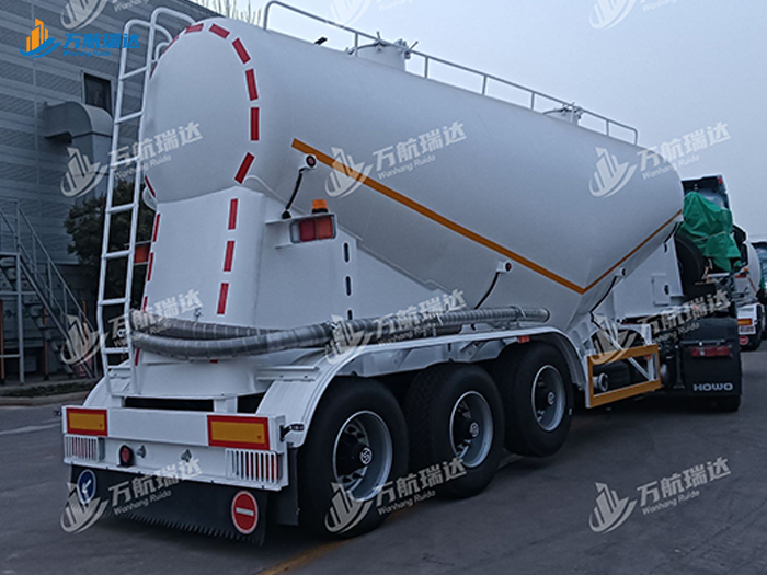 卧式罐粉粒物料运输半挂车