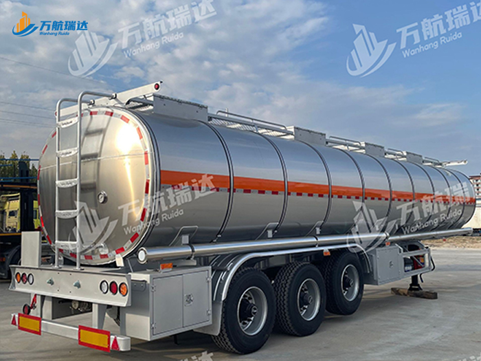 保温型油罐半挂车