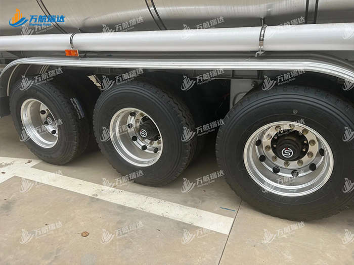 铝合金油罐车