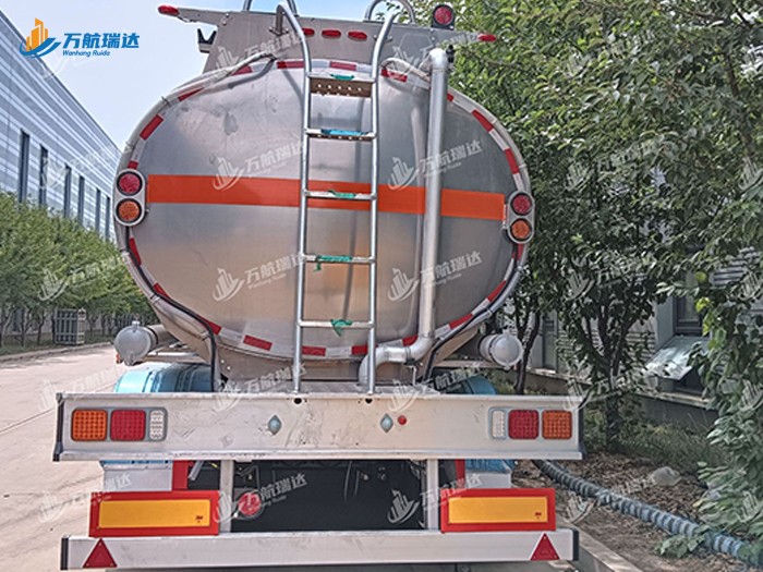 铝合金油罐车