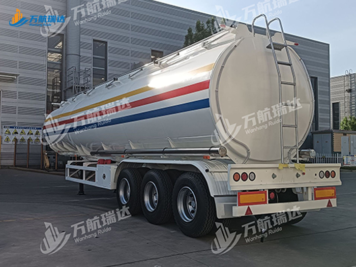 不锈钢油罐车