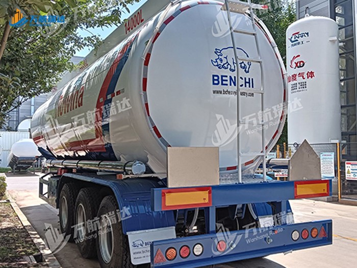 不锈钢油罐车