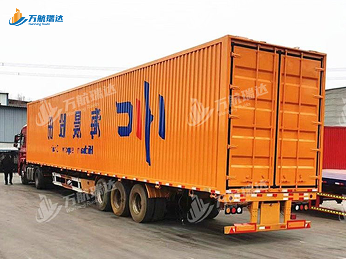 物流运输集装箱半挂车