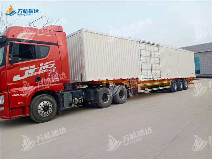 鹅颈式集装箱运输车