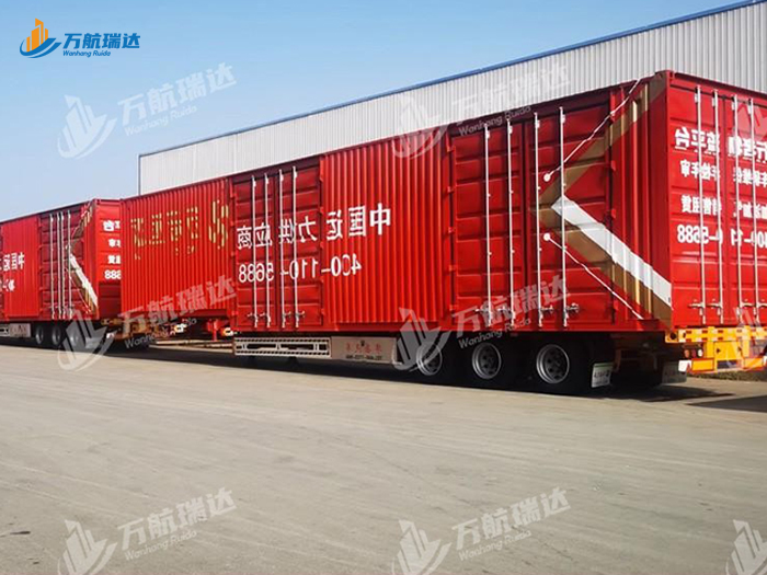 鹅颈式集装箱运输车