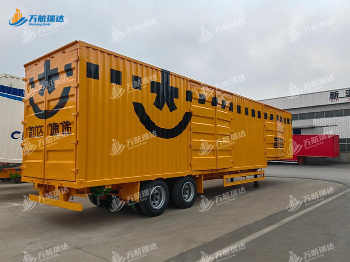 鹅颈式集装箱运输车