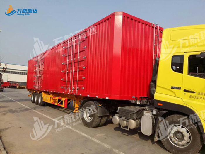 直梁式集装箱半挂车