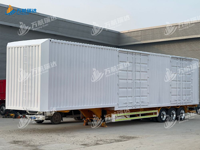 直梁式集装箱半挂车