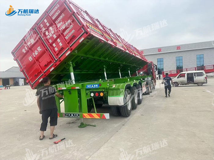 厢式侧翻自卸半挂车