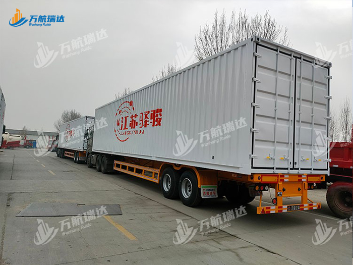 物流运输厢式半挂车