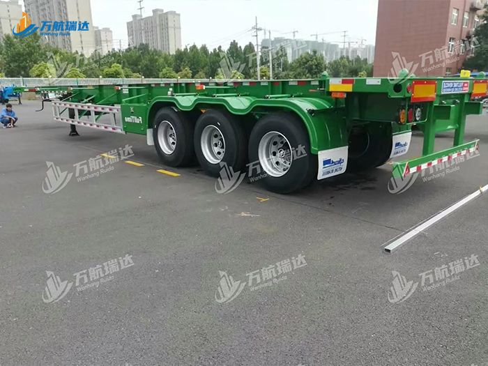 直梁式骨架运输半挂车