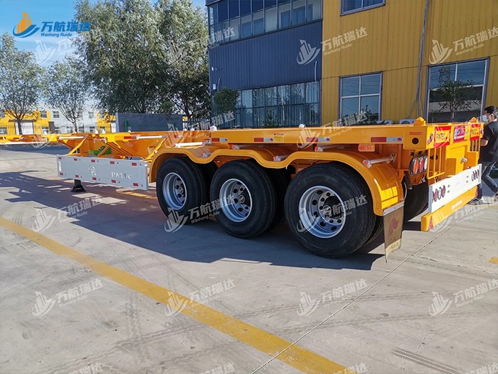 直梁式骨架运输半挂车