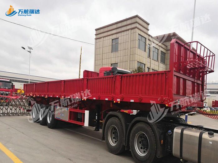 竖瓦楞栏板半挂车