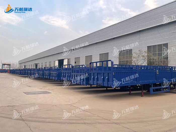 竖瓦楞栏板半挂车