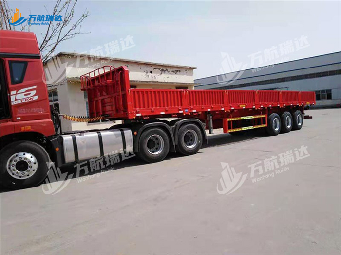 竖瓦楞栏板半挂车