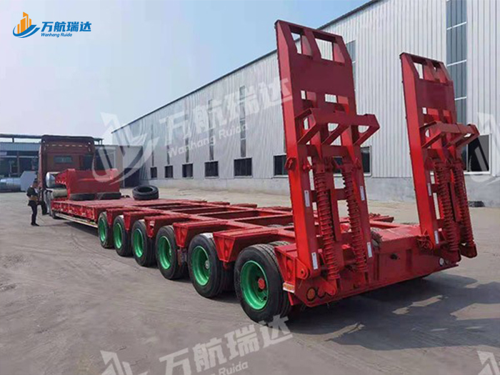 轴线低平板运输半挂车