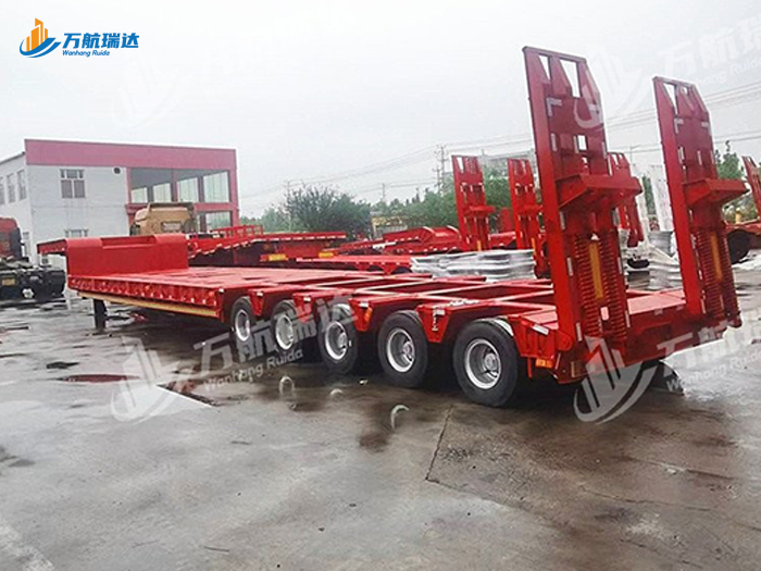 轴线低平板运输半挂车