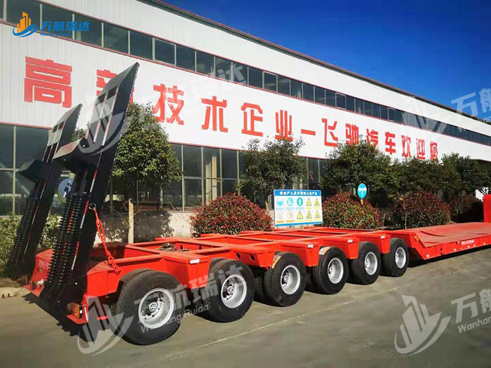 轴线低平板运输半挂车