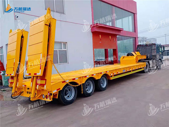 通用低平板半挂车