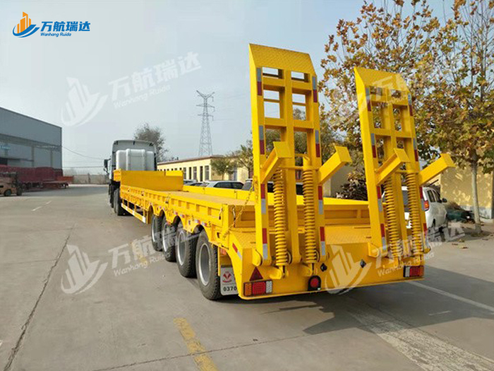 通用低平板半挂车