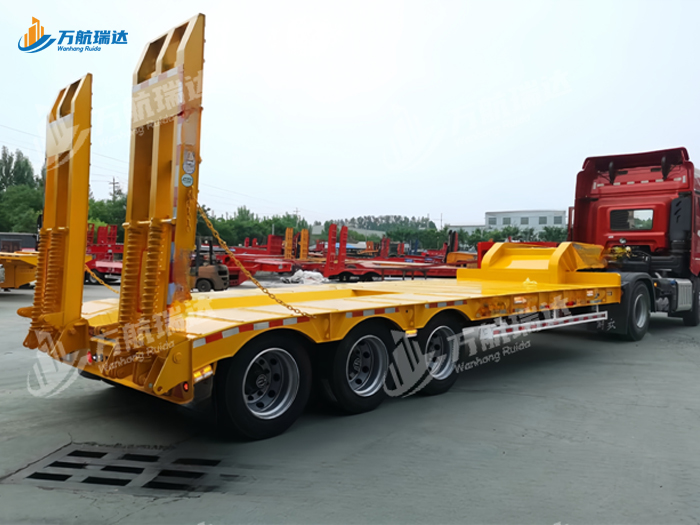通用低平板半挂车