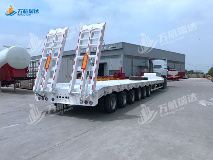 通用低平板半挂车