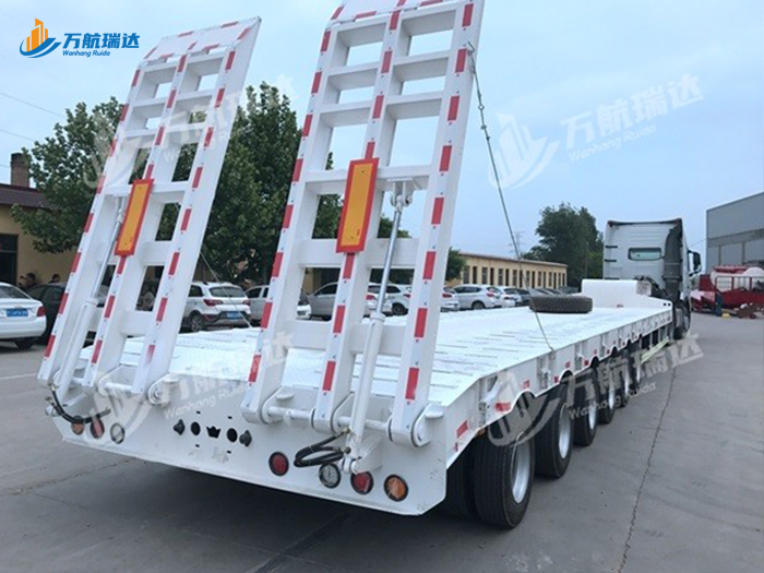 通用低平板半挂车