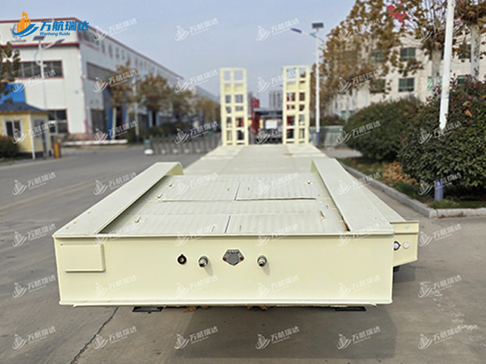 通用低平板半挂车