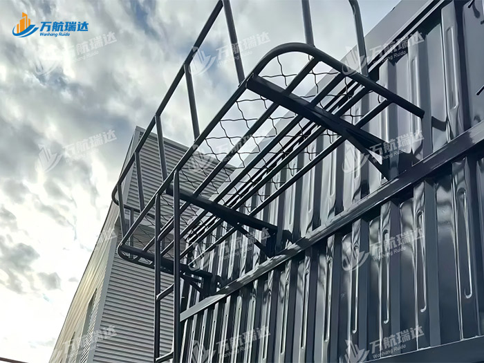 出口型仓栏半挂车