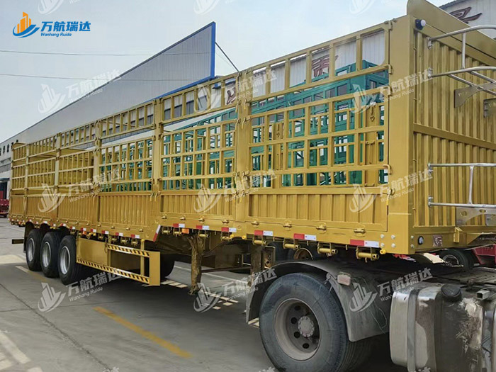 鹅颈式苍栏运输半挂车