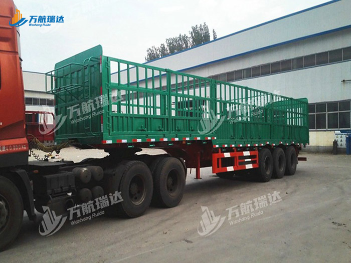 鹅颈式苍栏运输半挂车