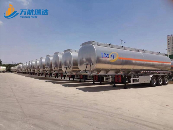 60台油罐车启航沙特：万航瑞达智造的中东丝路新航程